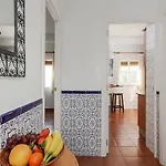 Extramuros Town House With Roof Terrace And Sea View In The Center Of Conil Feriehus