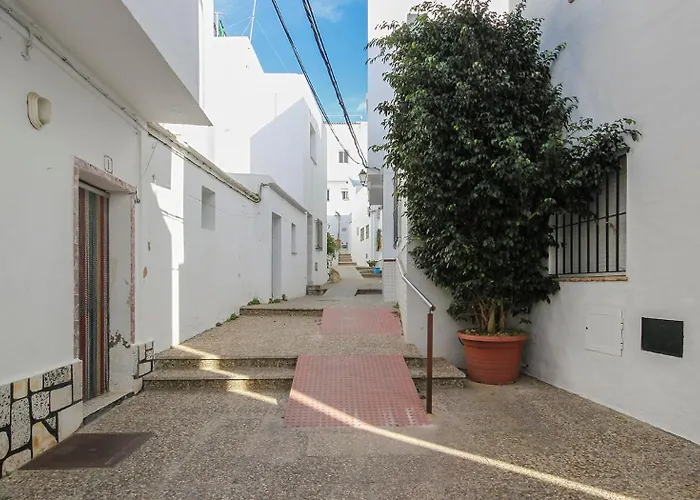 Extramuros Town House With Roof Terrace And Sea View In The Center Of Conil